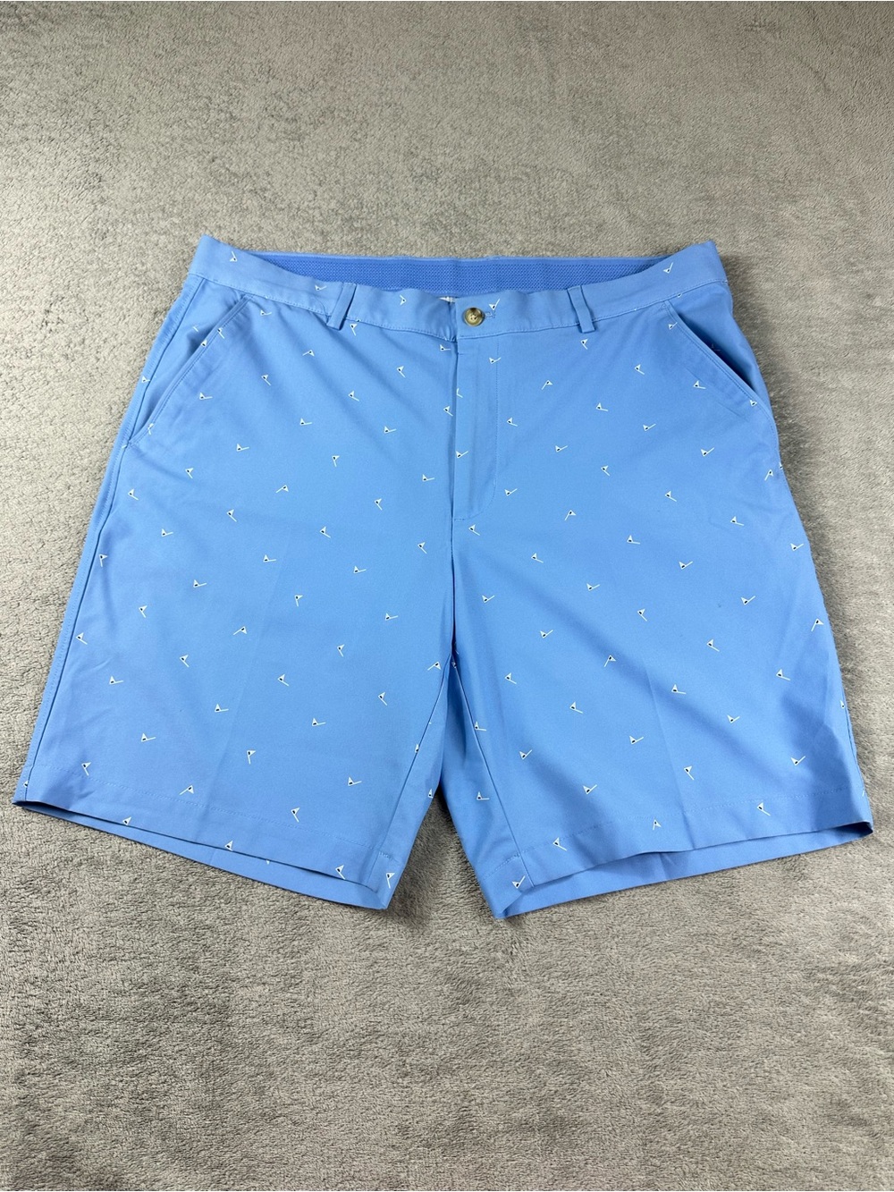Greg Norman Golf Shorts Mens Size 36 Blue Performance Stretch Golf Flag Print